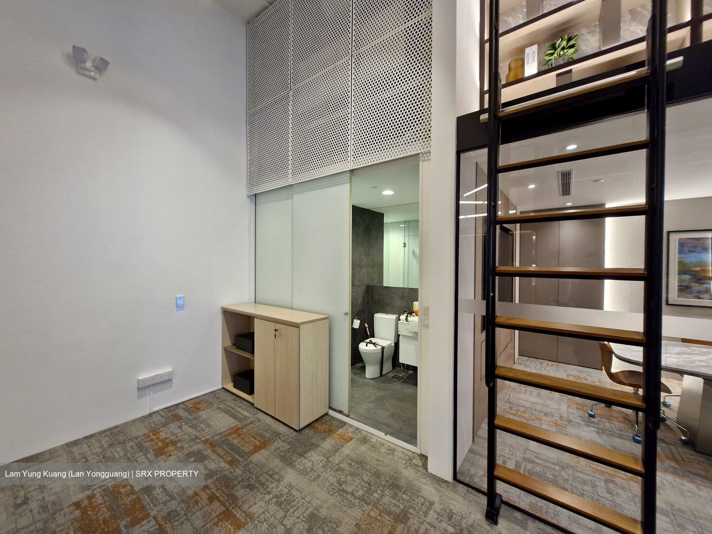 Arc 380 (D8), Office #552145651